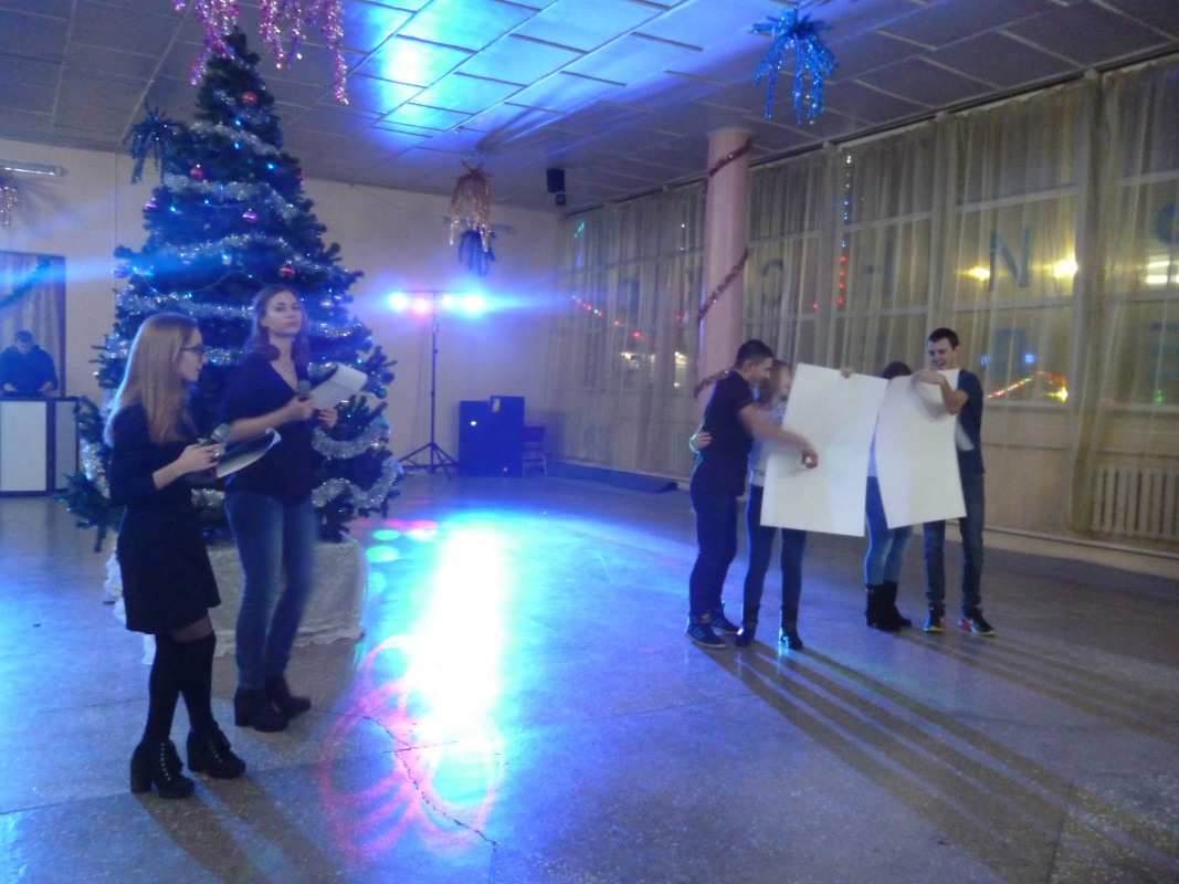 29 декабря в танцевальном зале КДЦ состоялась молодежная вечеринка
 « Новогоднее пати у деда на хате». 