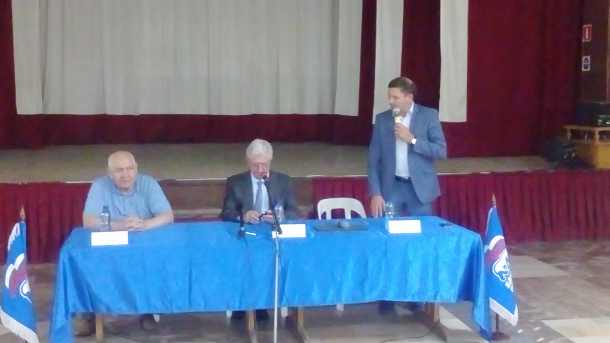 15.09.2016г.  администрацией Динской район, была организована встреча с кандидатом в депутаты Государственной Думы РФ от партий «Единой  России» по 46-му одномандатному округу  Евлановым Владимиром Лазаревичем и актива молодежи Диского района в рамка предвыборной компании.
