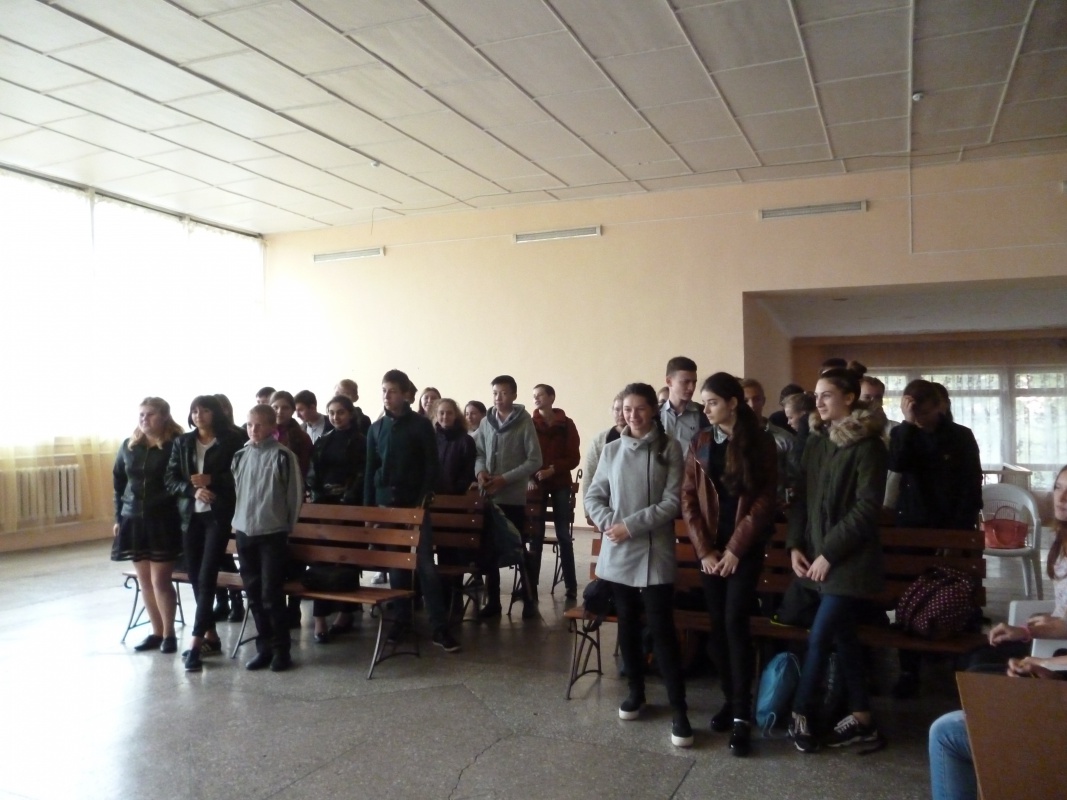 29  сентября  в танцевальном зале КДЦ проходило мероприятие по антинарко  для старших школьников« Мой выбор», с показом видеороликов: « Выбор» и « Уберечь от беды».  